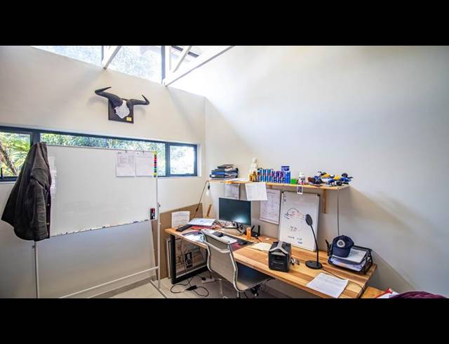 3 BEDROOM HOUSE FOR SALE IN MIDSTREAM ESTATE